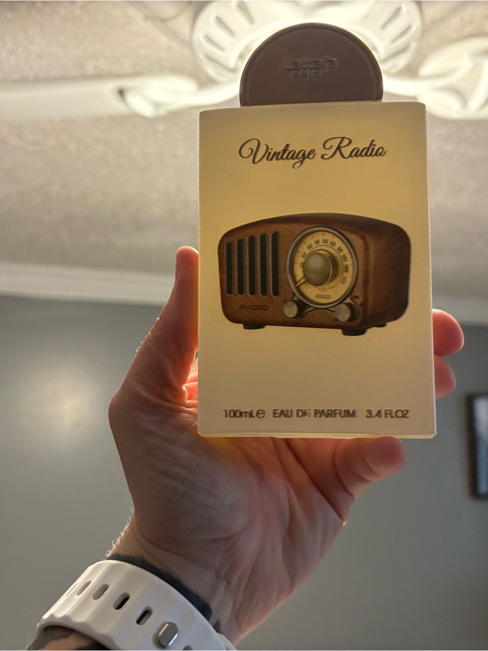 Vintage Radio Eau de Parfum - Cream/Brown Scent full